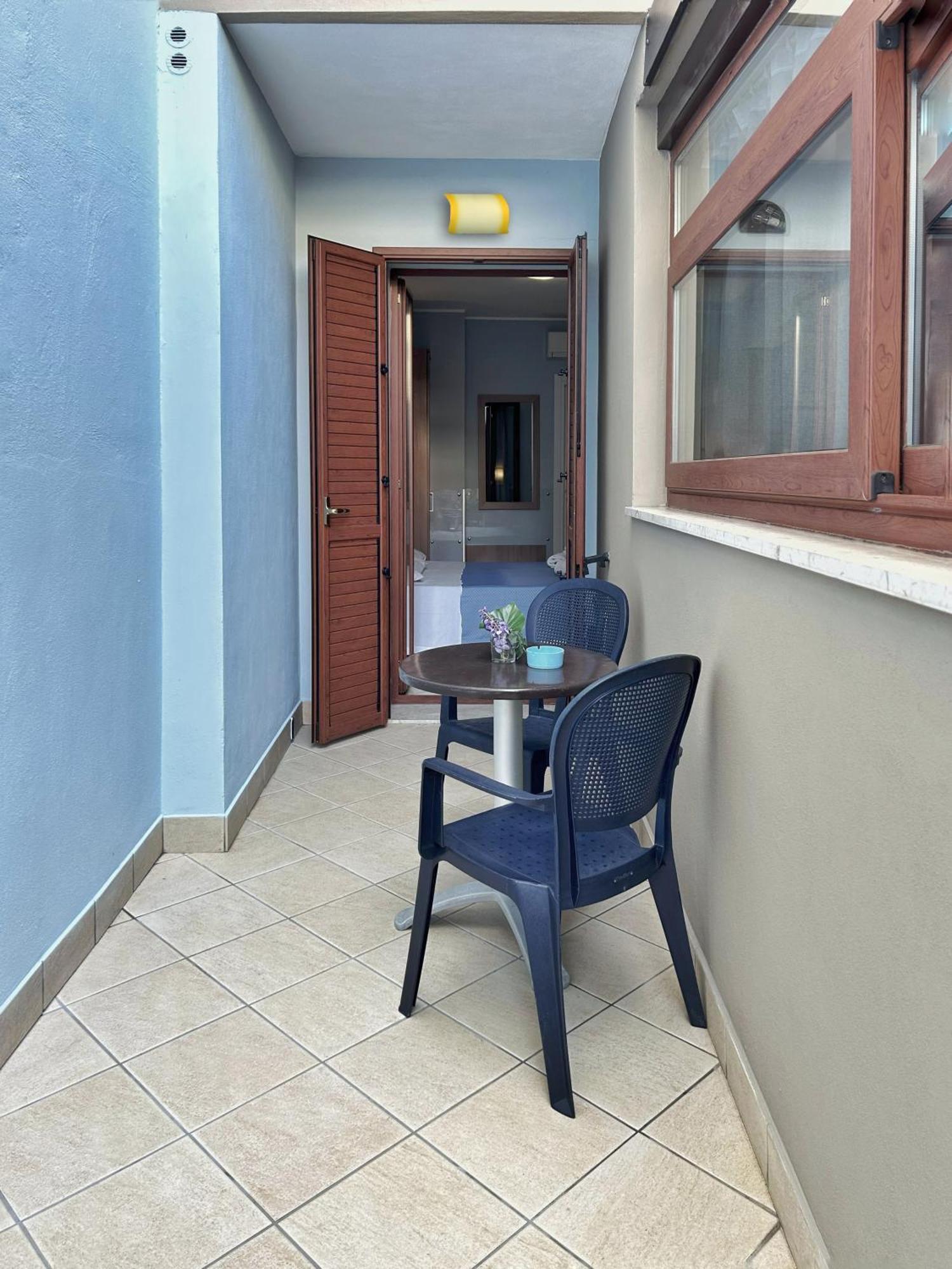 La Piazzetta Bed and Breakfast Giardini Naxos Exteriör bild