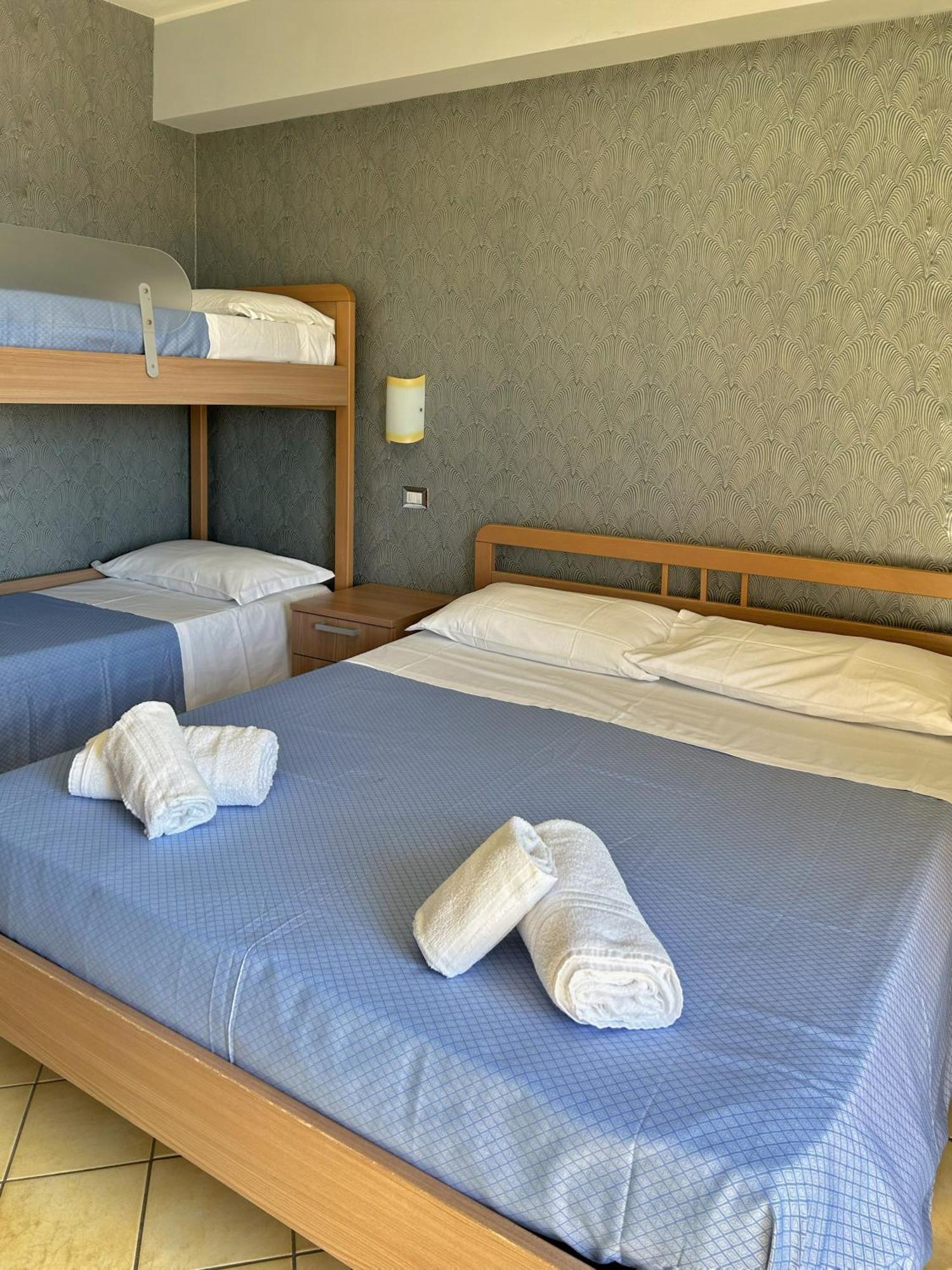 La Piazzetta Bed and Breakfast Giardini Naxos Exteriör bild