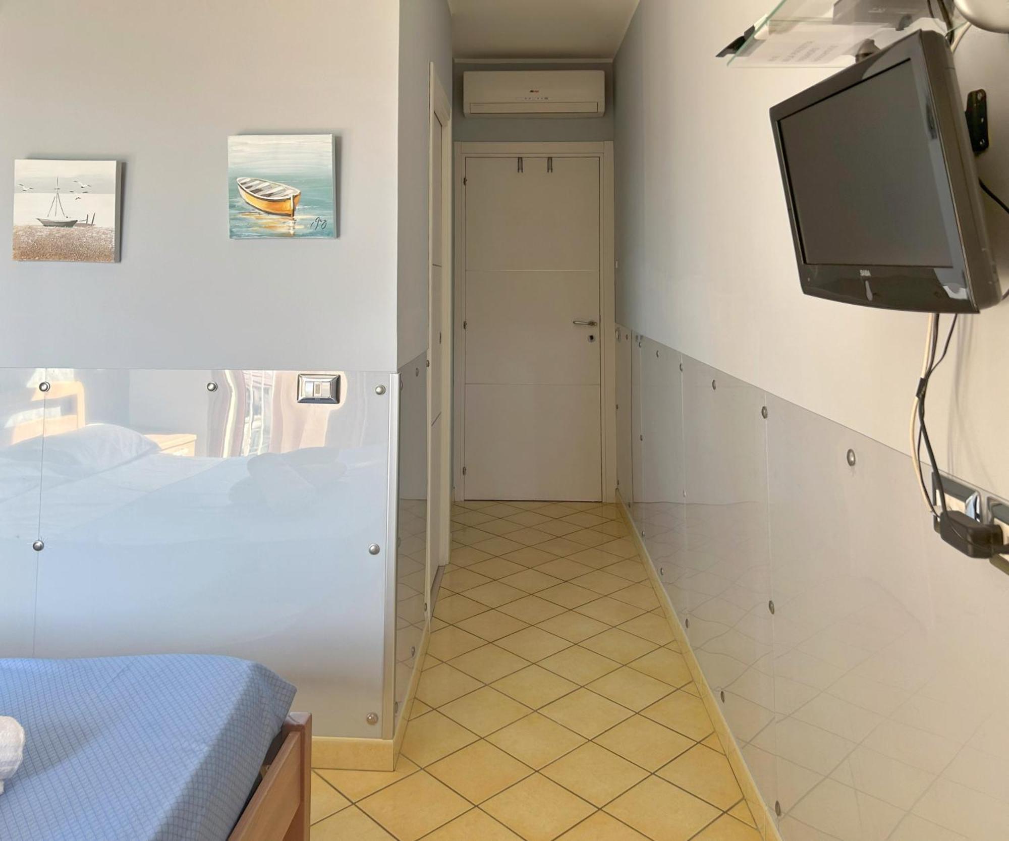 La Piazzetta Bed and Breakfast Giardini Naxos Exteriör bild