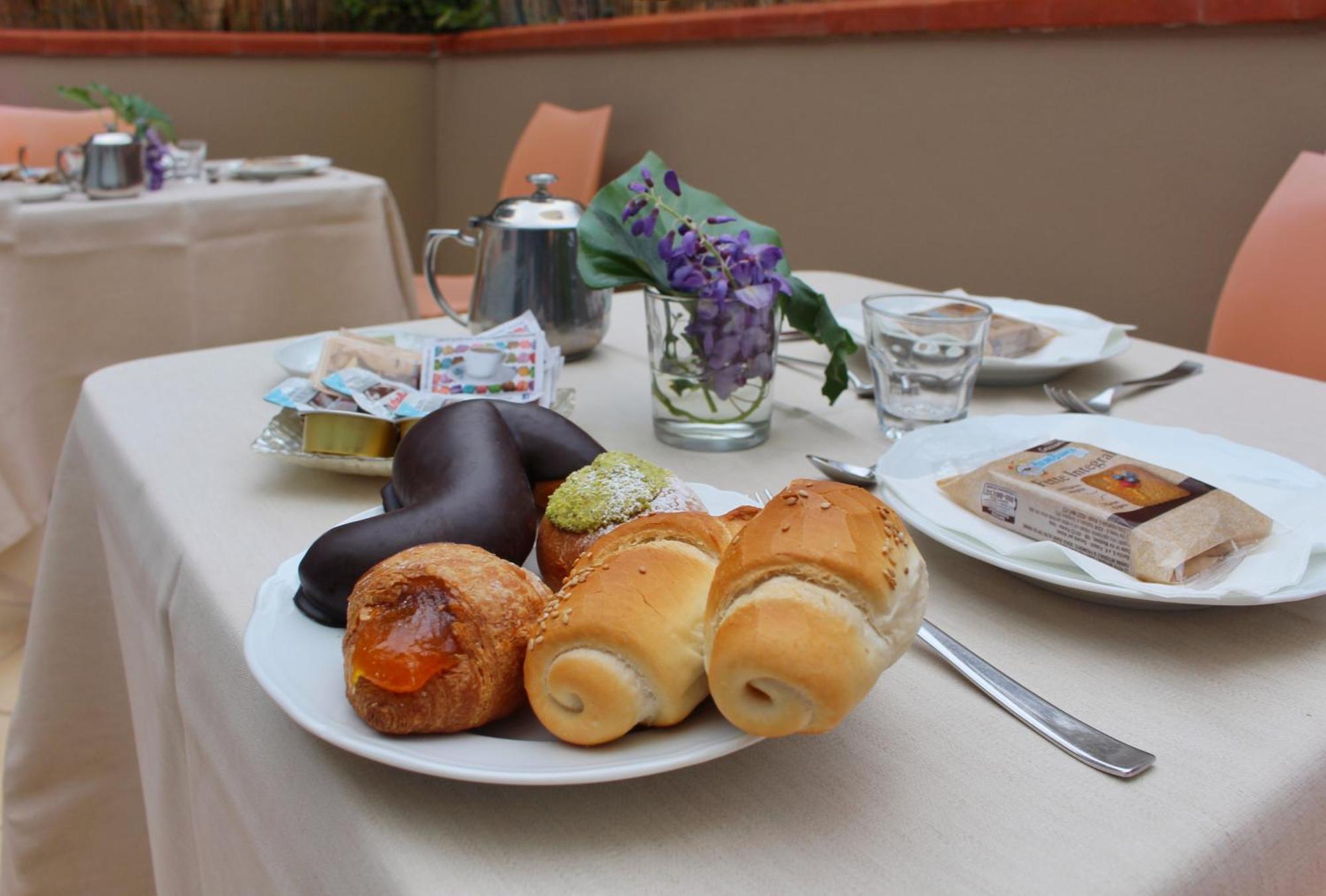 La Piazzetta Bed and Breakfast Giardini Naxos Exteriör bild