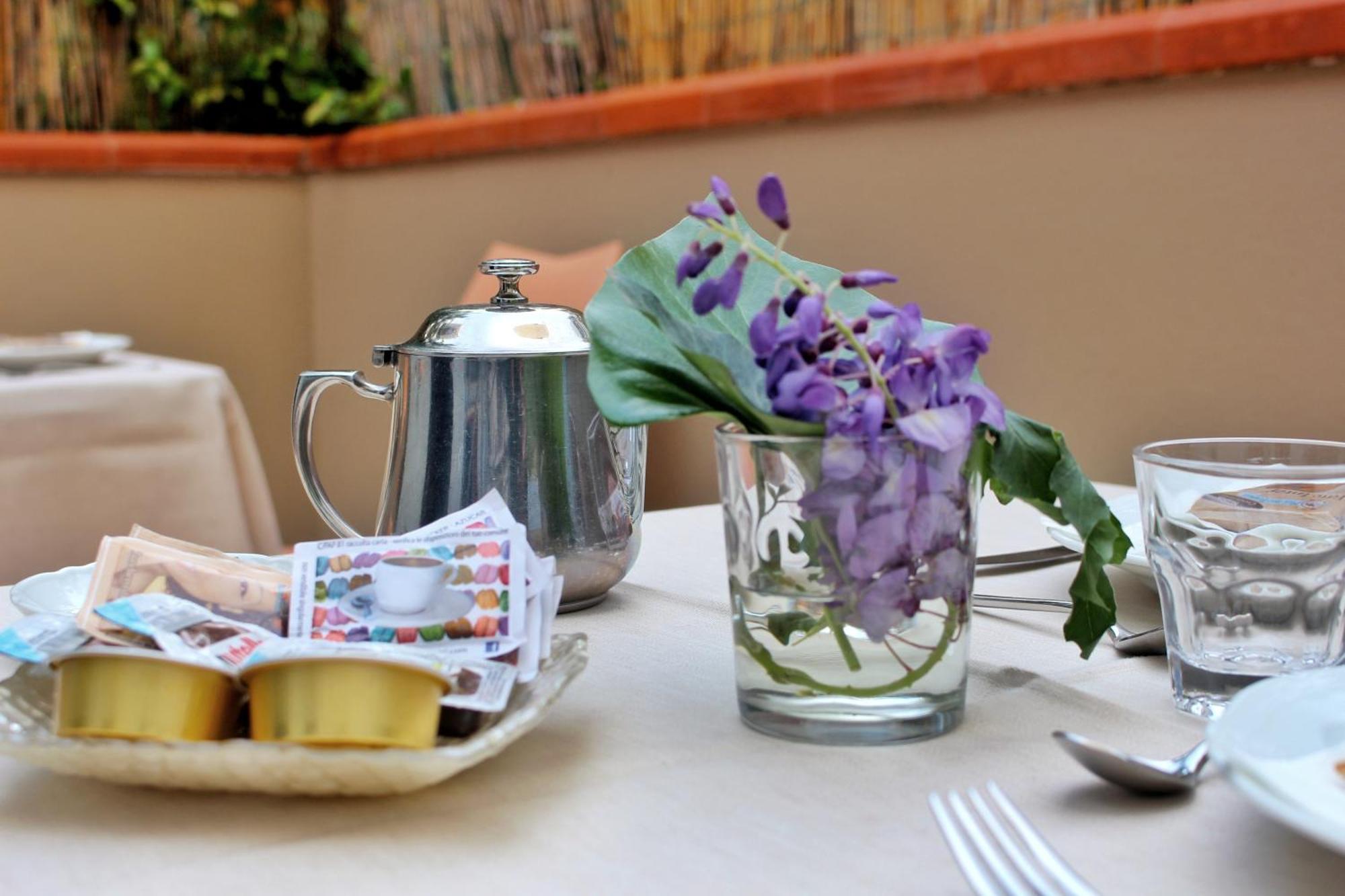 La Piazzetta Bed and Breakfast Giardini Naxos Exteriör bild