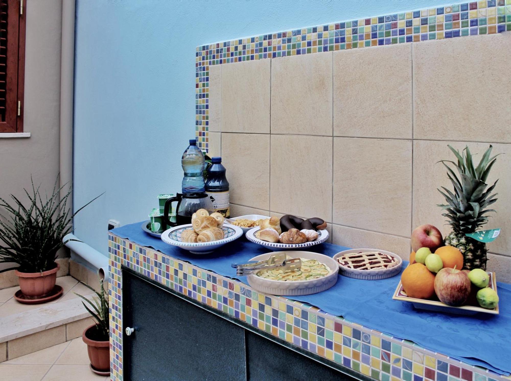 La Piazzetta Bed and Breakfast Giardini Naxos Exteriör bild